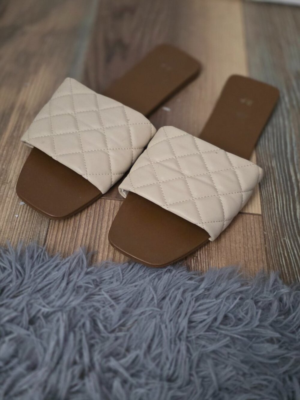 H&M Beige Quilted slide sandals